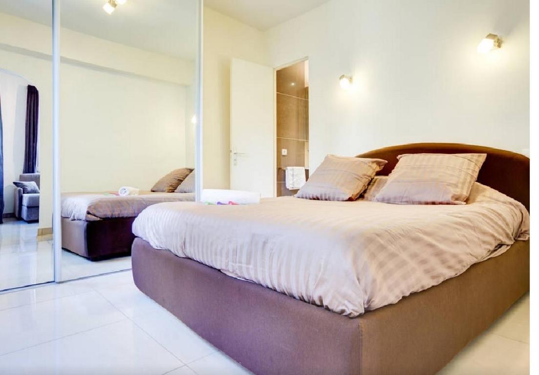 Apartment Notre Dame Bright Париж Екстериор снимка